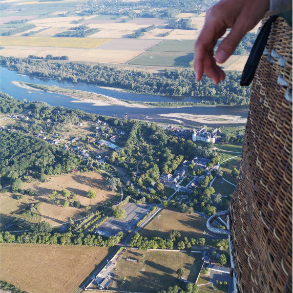 Embarquer pour un voyage aérien de rêve au-dessus des châteaux et de la Loire.