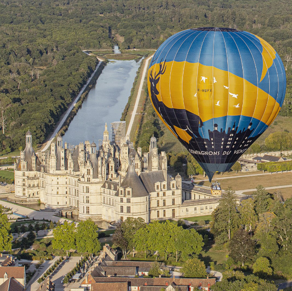 Offrez un cadeau original et magique. Vol en montgolfière au-dessus des châteaux de la Loire